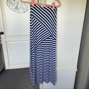 🦩 Charlotte Russe Navy white Striped Maxi Skirt
